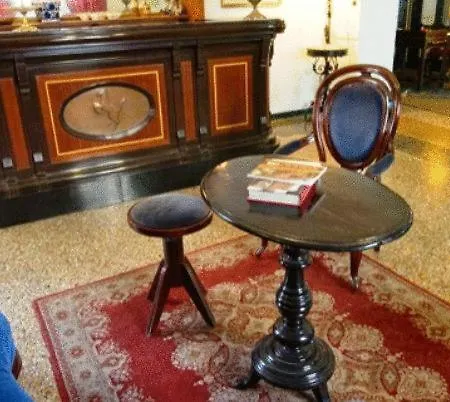 Cavallino Отель